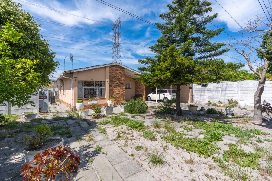 3 Bedroom Property for Sale in Gatesville Western Cape